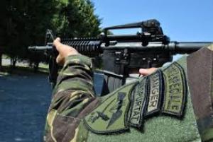 Uniformele militarilor români vor fi schimbate