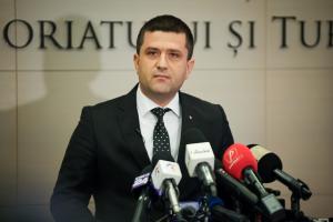 Ce soluție propune ministrul interimar al Transporturilor pentru trenurile noi abandonate în Gara Obor