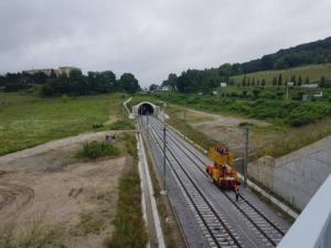 CFR marchează o nouă etapă în modernizarea infrastructurii feroviare –Tunelul Mureni, străpuns integral