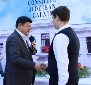 89 de elevi din mediul rural, premiați de Consiliul Județean Galați pentru rezultate bune la admiterea la liceu