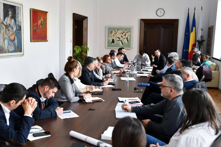 Primarul general, întâlnire cu reprezentanții companiilor de utilități publice
